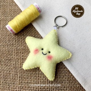 Móc khóa vải nỉ handmade ngôi sao vàng