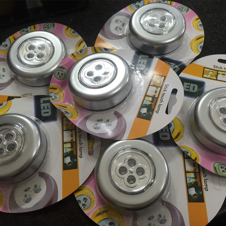 Đèn led dán tường 4 bóng
