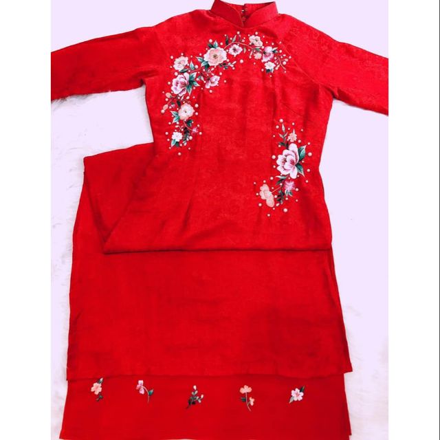 Áo dài đỏ 4 tà thêu