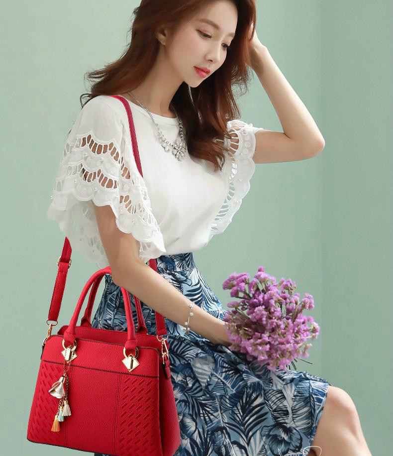 Ready stock túi xách túi đeo chéoTúi đeo vai xách tay bằng da thời trang dành cho nữ loại lớn