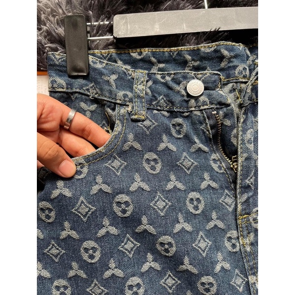 Quần jean LV hoạ tiết, quần jean ống xuống LV | BigBuy360 - bigbuy360.vn