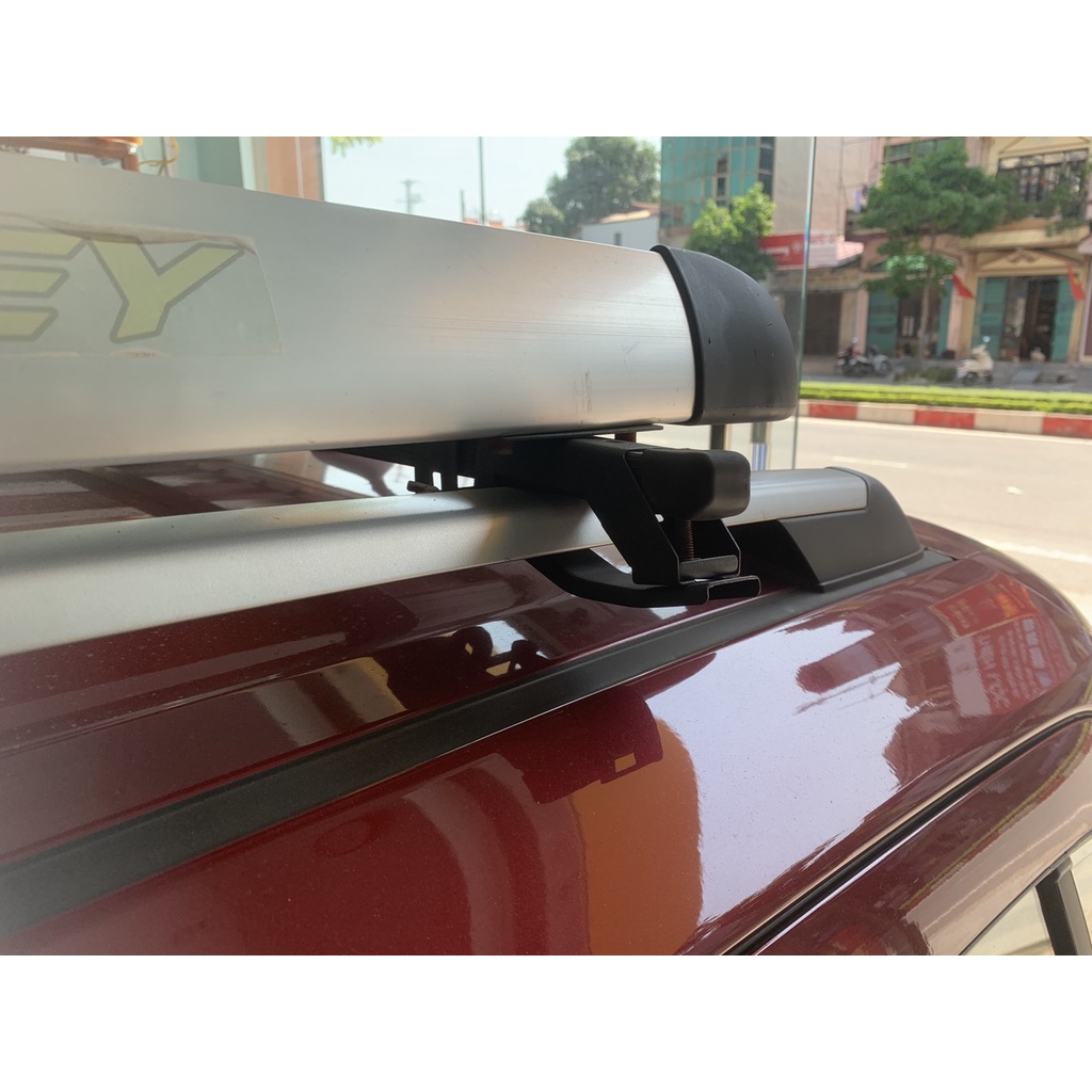 Thanh ngang giá nóc kẹp ô tô