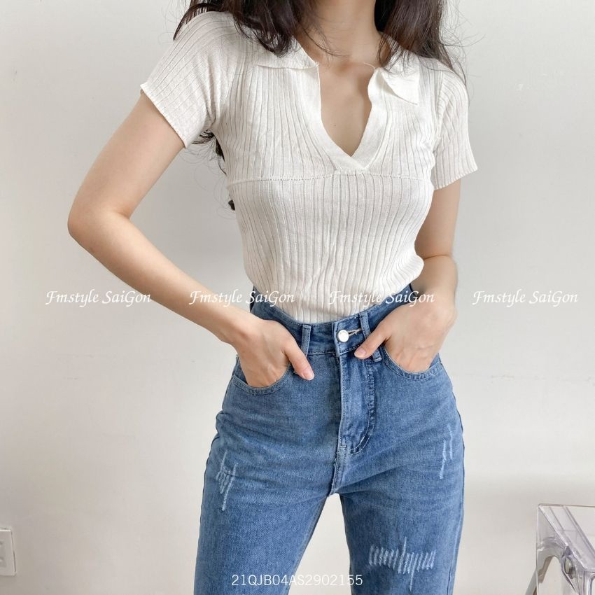 Áo len gân cổ bẻ nữ xẻ ngực hàn quốc ulzzang thời trang Fmstyle Saigon 21ALU06A962101 | BigBuy360 - bigbuy360.vn