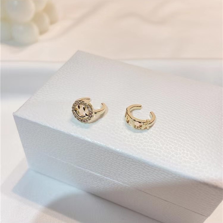 Khuyên Kẹp Tai Hình Mặt Cười Điều Chỉnh Được Thiết Kế Bất Đối Xứng Thời Trang Mới 2022