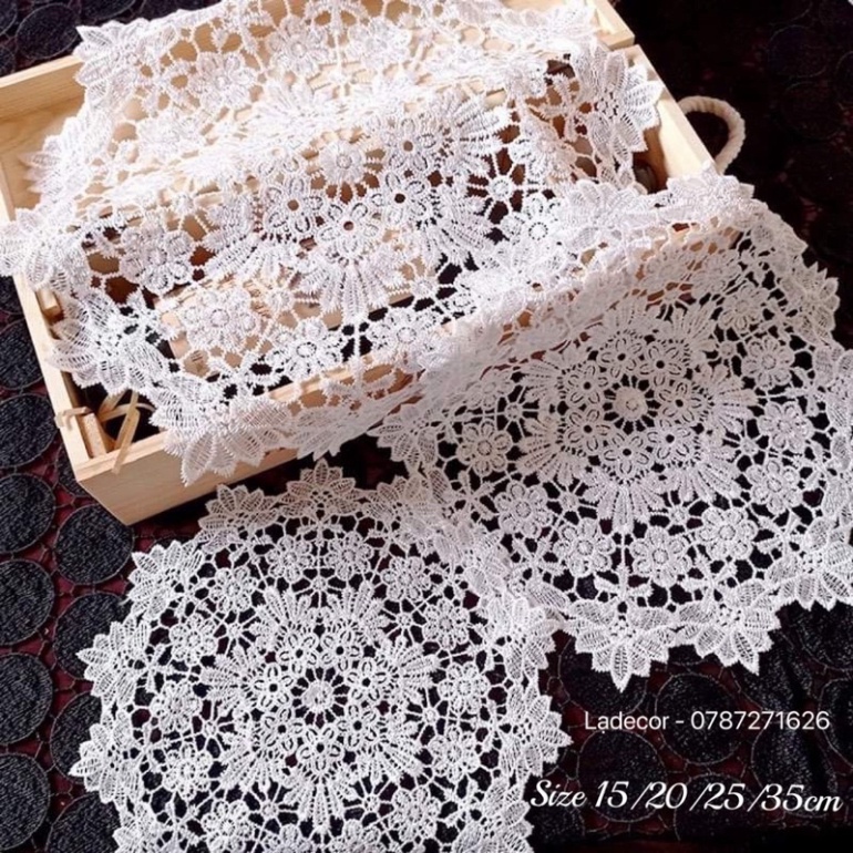 Tấm lót lọ hoa , bình trà hoạ tiết ren cao cấp , đế lót chống thấm
