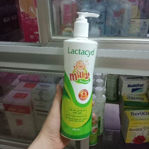 Sữa tắm gội cho bé Lactacyd Milk Vòi 500ml