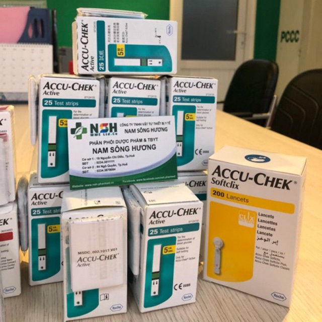 QUE THỬ TEST THỬ ĐƯỜNG HUYẾT TIỂU ĐƯỜNG ACCU-CHEK ACCU CHEK ACCUCHEK ACTIVE ( HỘP 25 QUE ) CỦA MỸ