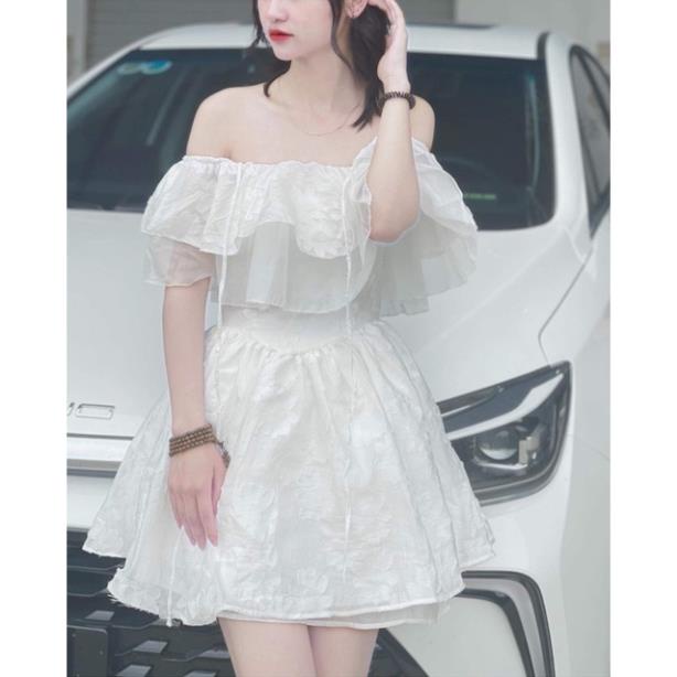 Đầm bẹt vai bèo nude hoa nổi dây vai dáng xòe