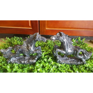 Tượng ngựa đá phi đen