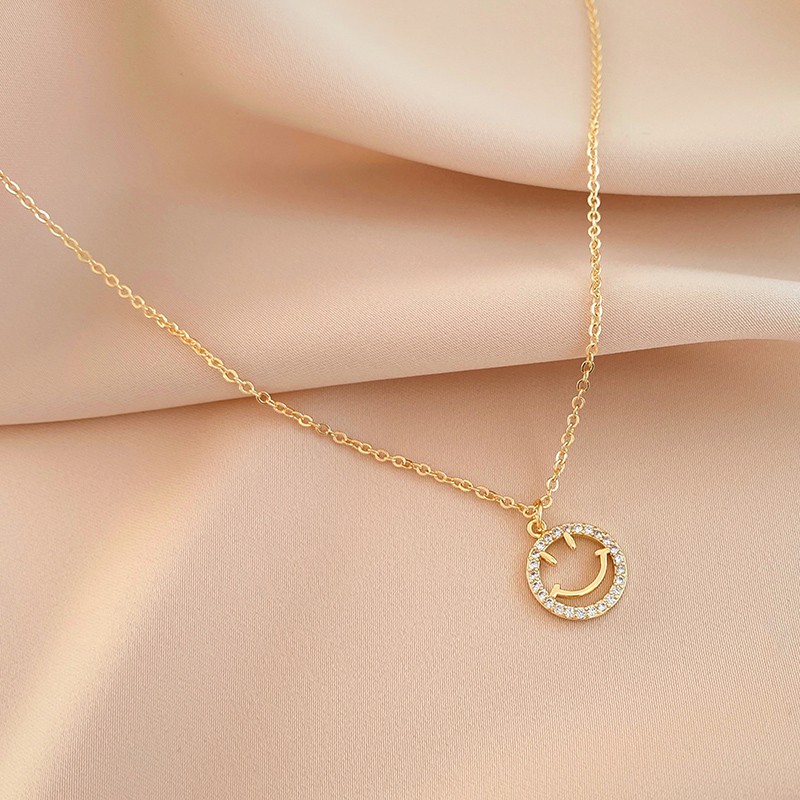 Vòng cổ đính ngọc trai giả sang trọng sành điệu