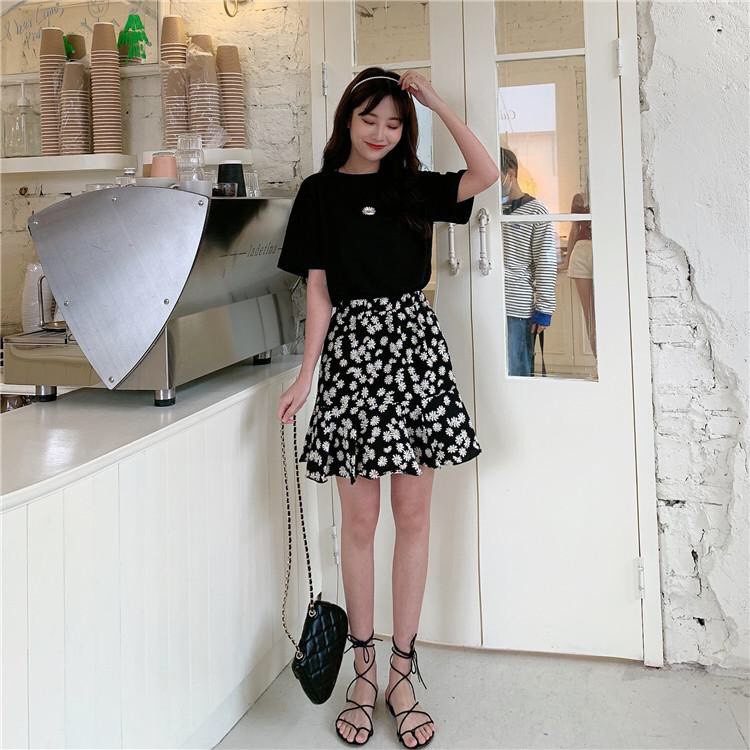 (Hàng QC 4 MÀU) SET CHÂN VÁY HOA NHÍ VINTAGE ĐUÔI BÈO TÍM HỒNG VÀNG ĐEN MIX ÁO THUN DAISY THÊU HOA VÀNG HỒNG TRẮNG ĐEN