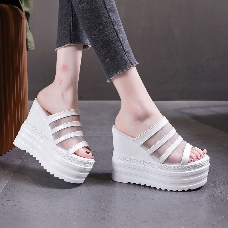 Đôi dép lười đế dày tăng chiều cao thời trang cho nữ