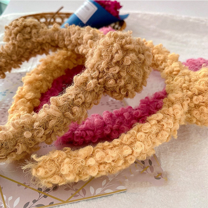 Cài tóc phối quả bóng pom pom thời trang xinh xắn cho nữ