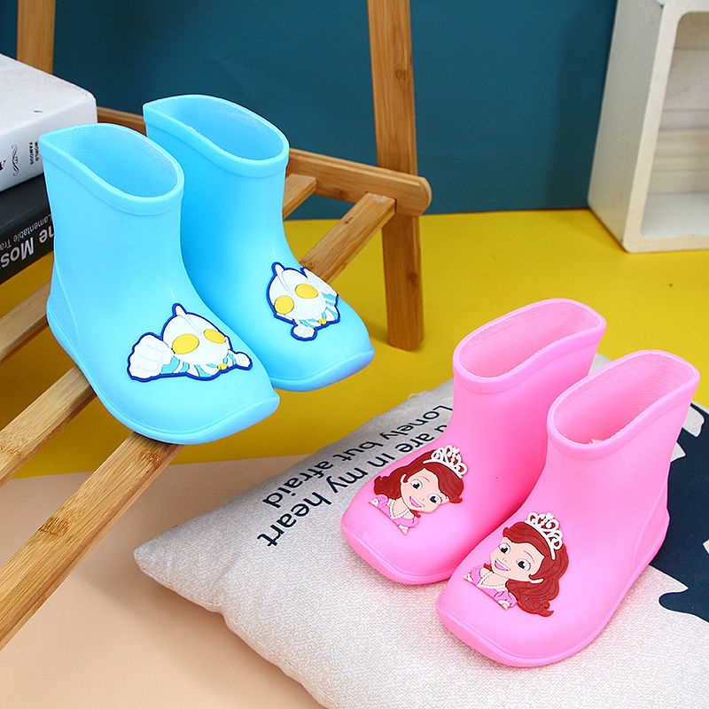 Ủng Đi Mưa Giữ Ấm Chống Trượt Chống Sốc Họa Tiết Hoạt Hình Dễ Thương Cho Bé