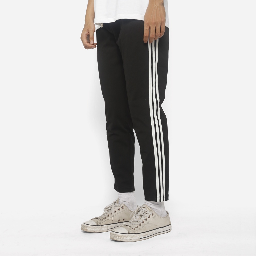 Quần thể thao D-Stripe GUY's Closet, Chất liệu co giãn, Kẻ sọc cá tính