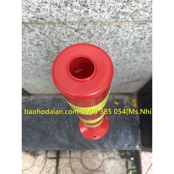 Cọc tiêu hình trụ phản quang cao 67cm