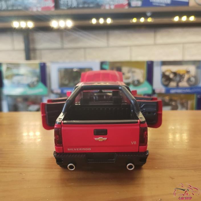 Mô hình xe bán tải Chevrolet Silverado V8 tỉ lệ 1:32 hãng Chezhi màu đỏ