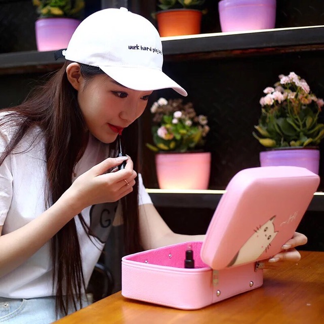 Hộp đựng đồ makeup và cá nhân NTT