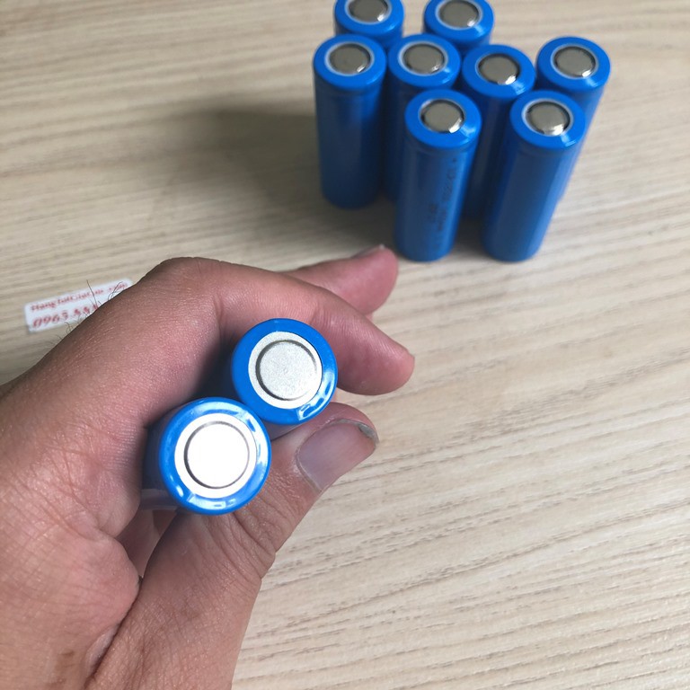 Pin sạc lithium Ultrafire 18500 1400 mAh 3.7v