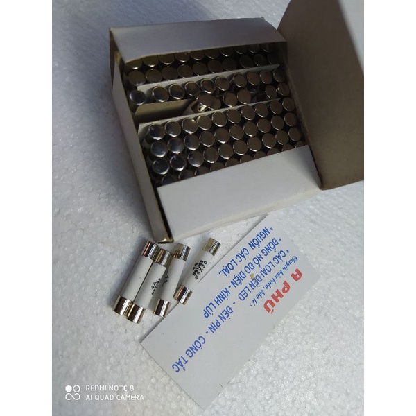 Cầu chì sứ cỡ 5x20 và 6x30mm hộp 100c