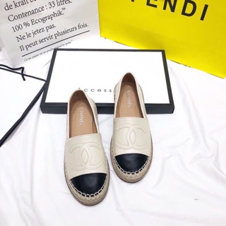 Giày slip on đế cói