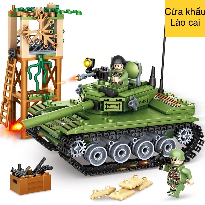 Lego con trai xe tank tăng với 415 miếng ghép