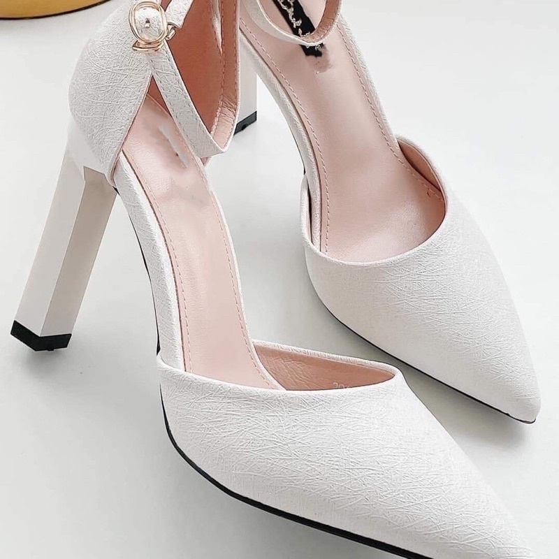 Giày mũi nhọn gót vuông A22