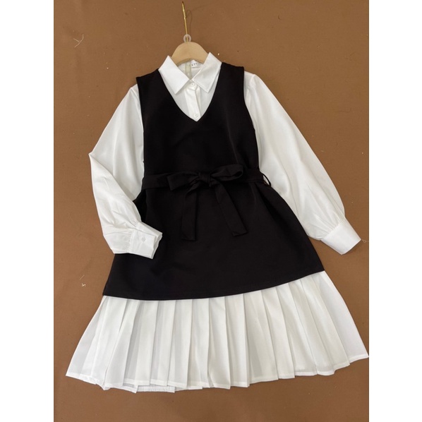 Set váy xếp ly đuôi cá và gile kèm đai