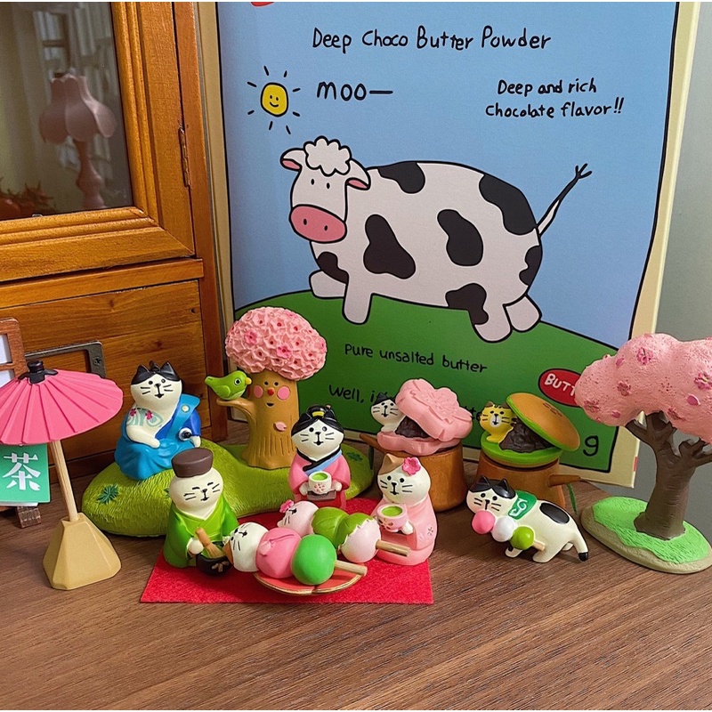 Mô hình mèo chủ đề lễ hội anh đào matcha