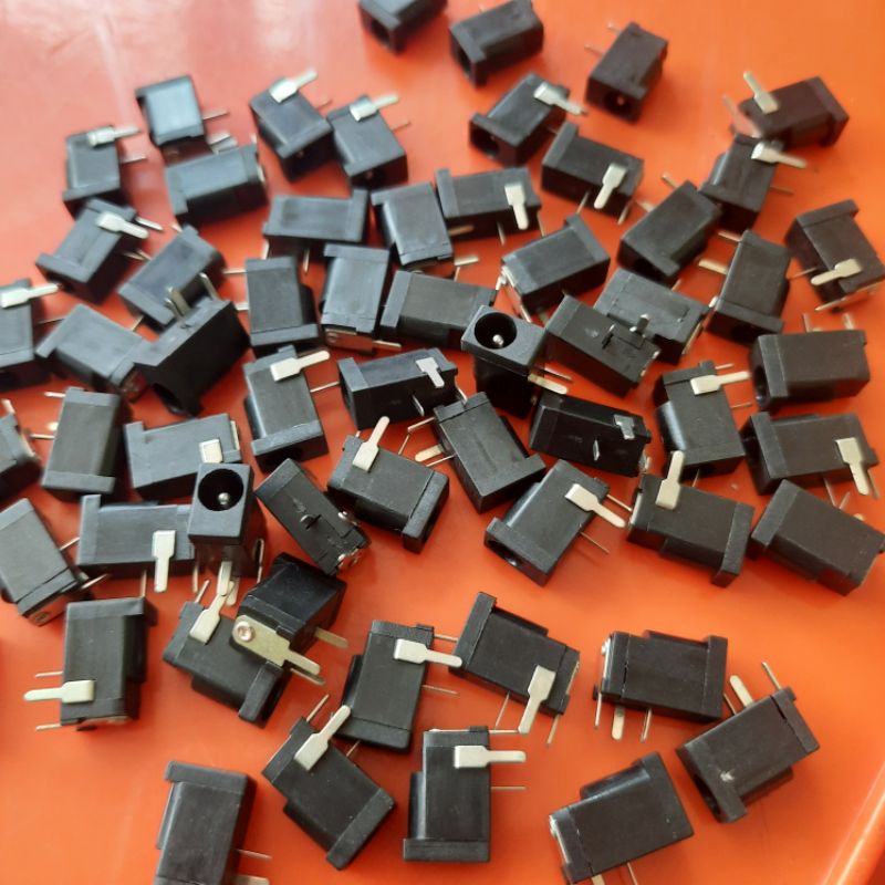 chân nguồn dc 5v loại to 3.5mm
