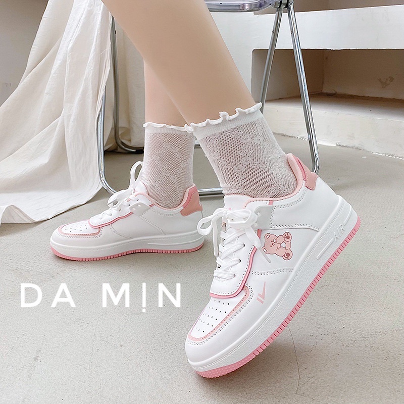 Giày thể thao nữ in hình gấu dễ thương đế bánh mì độn đế 3cm buộc dây