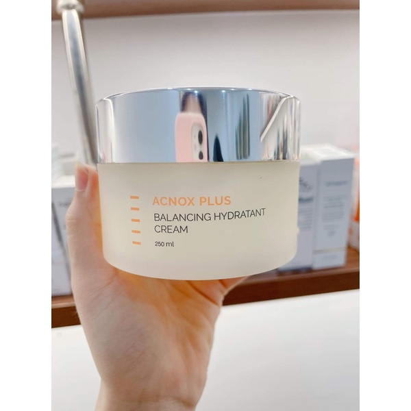 Kem dưỡng phục hồi cấp nước cho da dầu mụn ACNOX PLUS HL