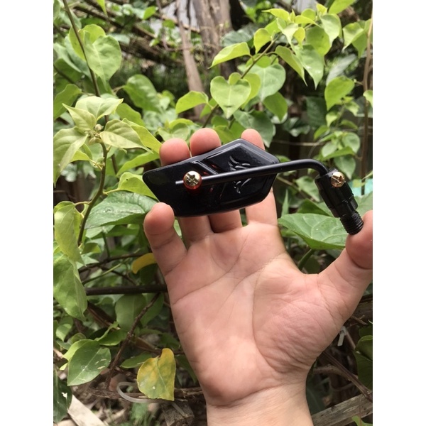 Gương nhí dạng gương lá mỏng mặt trắng gắn các dòng xe