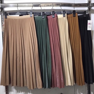 chân váy midi - chân váy xoè ( hình shop tự chụp )