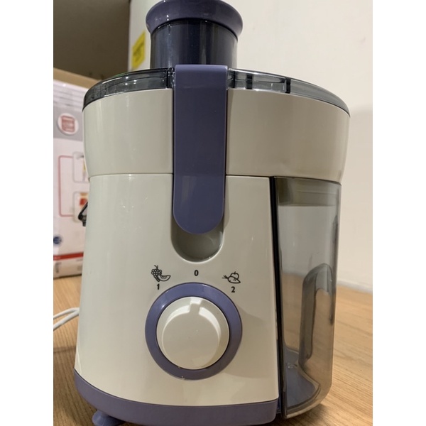 Máy ép trái cây Philips HR1811