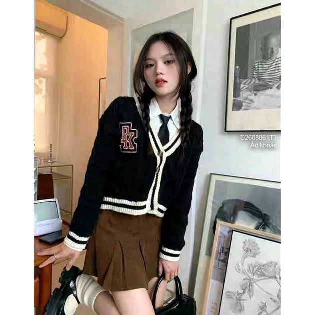 Áo khoác len cardigan siêu cute cổ tim ngực thêu logo hàng QC