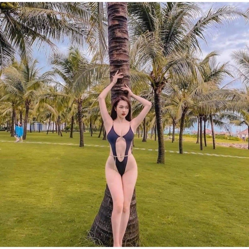 Bikini dây xích lọt khe sexy hot 2021