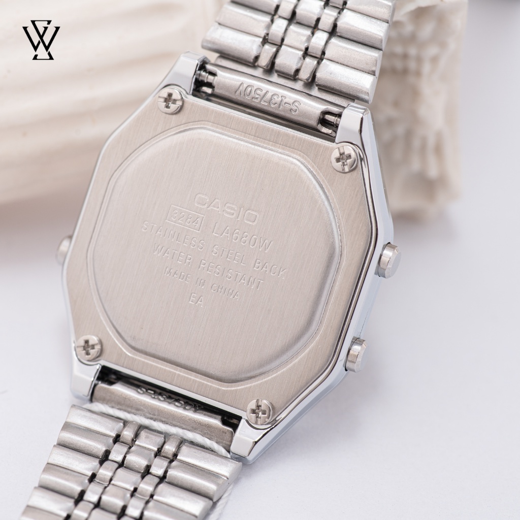 Đồng Hồ Điện Tử Nữ Casio WATCHSTORE LA680WA-1DFDF Thiết Kế Mặt Kính Nhựa Vuông 28.5mm, Dây Kim Loại Và Vỏ Nhựa Xám