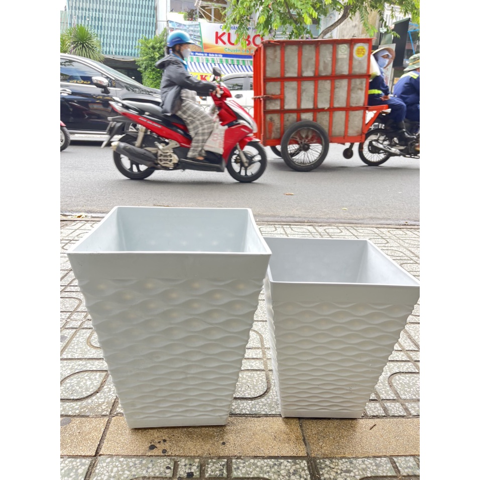 Chậu nhựa vuông sóng rất dày, bền, chịu nhiệt, tiết kiệm diện tích