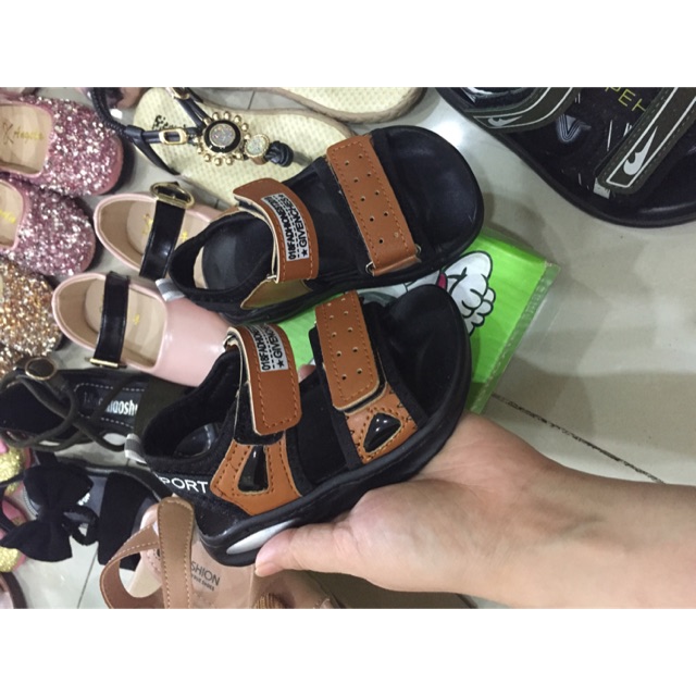 Giày sandal trẻ em