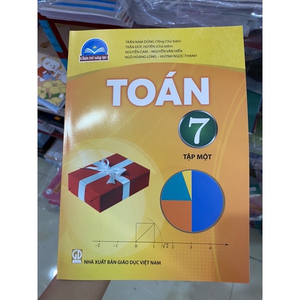 Combo 2 cuốn Toán Chân Trời Sáng Tạo lớp 7 (bao gồm bìa bao + giấy nhãn)