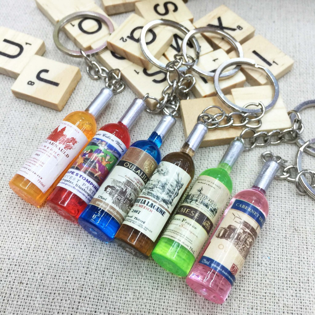 -Móc khóa hình chai rượu xinh xắn tiện dụng