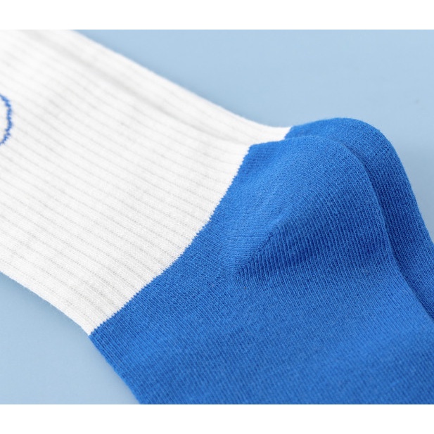 Vớ Travis Scott Nam Nữ phong cách thể thao, trẻ trung và năng động.