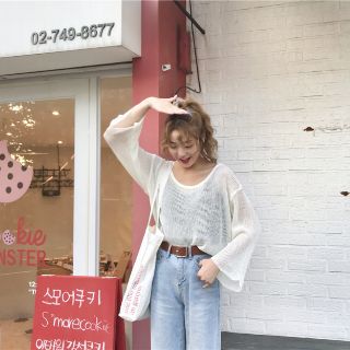 A-032: áo len móc tay loe điệu đà
