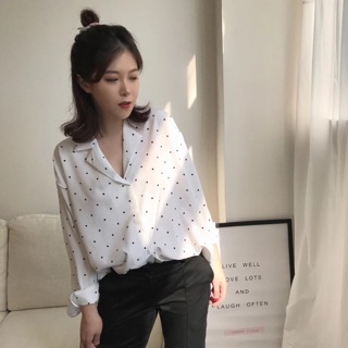 Áo sơ mi chấm bi dài tay