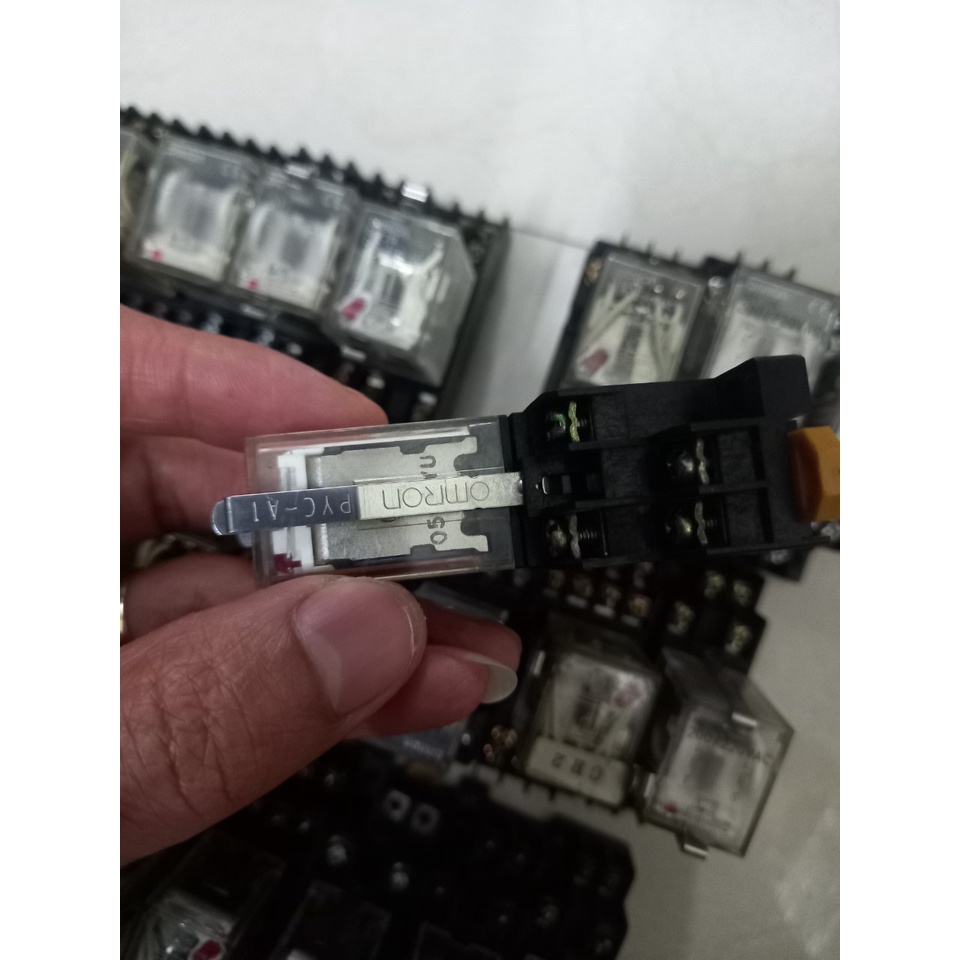 ROLE TRUNG GIAN NHẬT BẢN COIL 220VAC