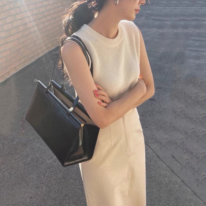 ÁO LEN SÁT NÁCH CHÂN VÁY BÚT CHÌ THANH LỊCH