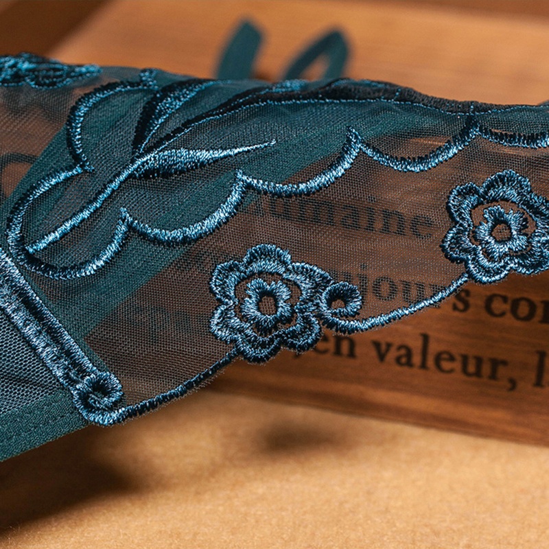 Quần Lót Lọt Khe Lưng Thấp Thêu Hoa Quyến Rũ Cho Nữ