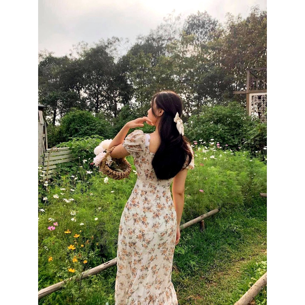 Đầm hoa cổ vuông nhún ngực xẻ tà, với chất liệu voan tôn lên vẻ đẹp nhẹ nhàng sang chảnh  TK378