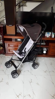 Xe đẩy du lịch Combi